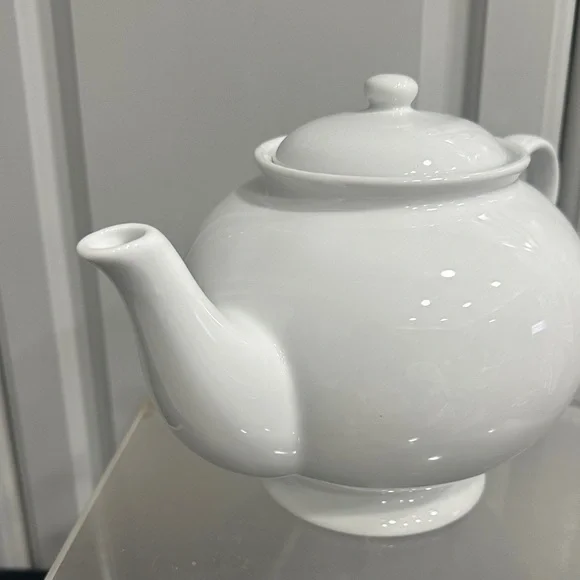 Pottery Barn White Teapot - Picture 4 of 13